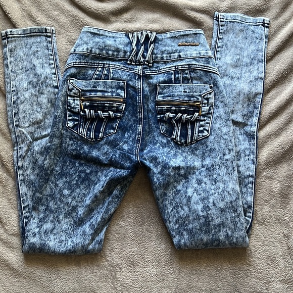 All Americana Acid Wash Jeans (size 5 waist 25) - Picture 3 of 4